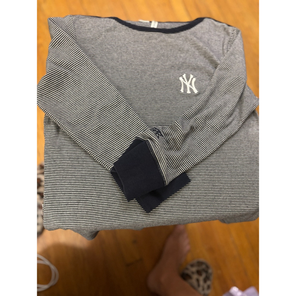 Cutter & Buck Long Sleeve T-Shirt Size M Blue White Striped - Picture 1 of 7